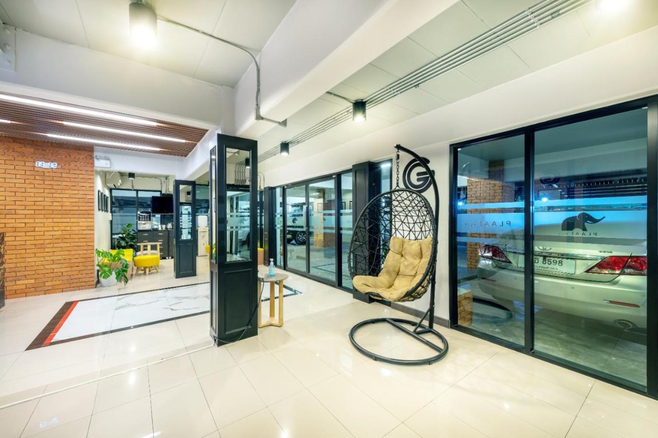 Plaai Play Hotel Районг Экстерьер фото